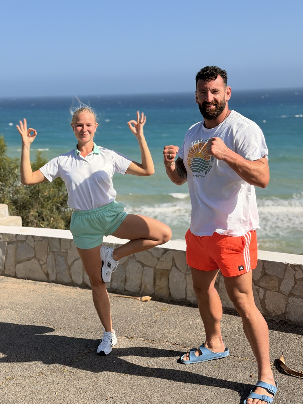 Joyce und Sergiu auf Fuerteventura – Yoga trifft Thaibox
