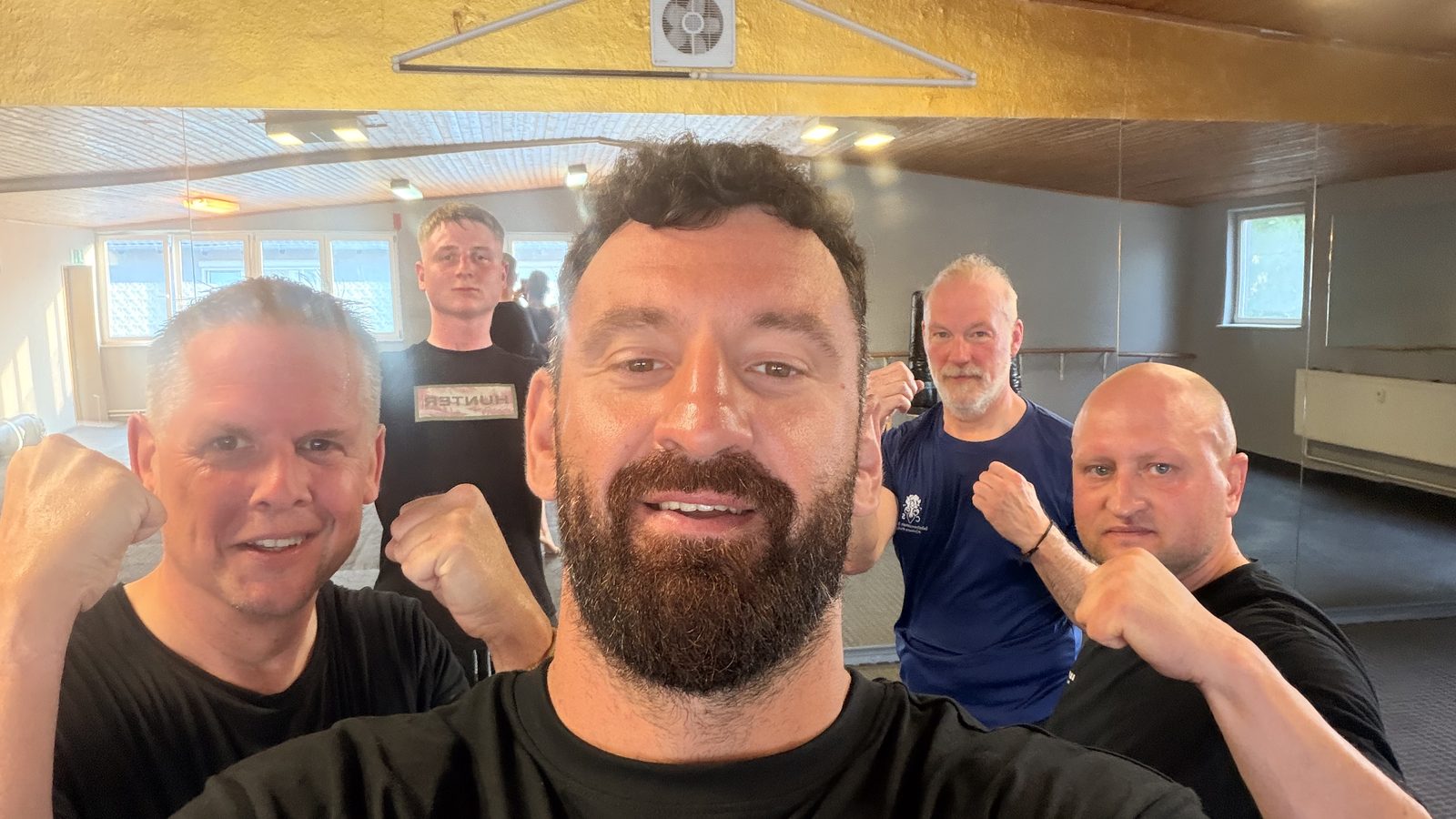 Fight Fit Gruppe mit Sergiu und Marco nach dem Training