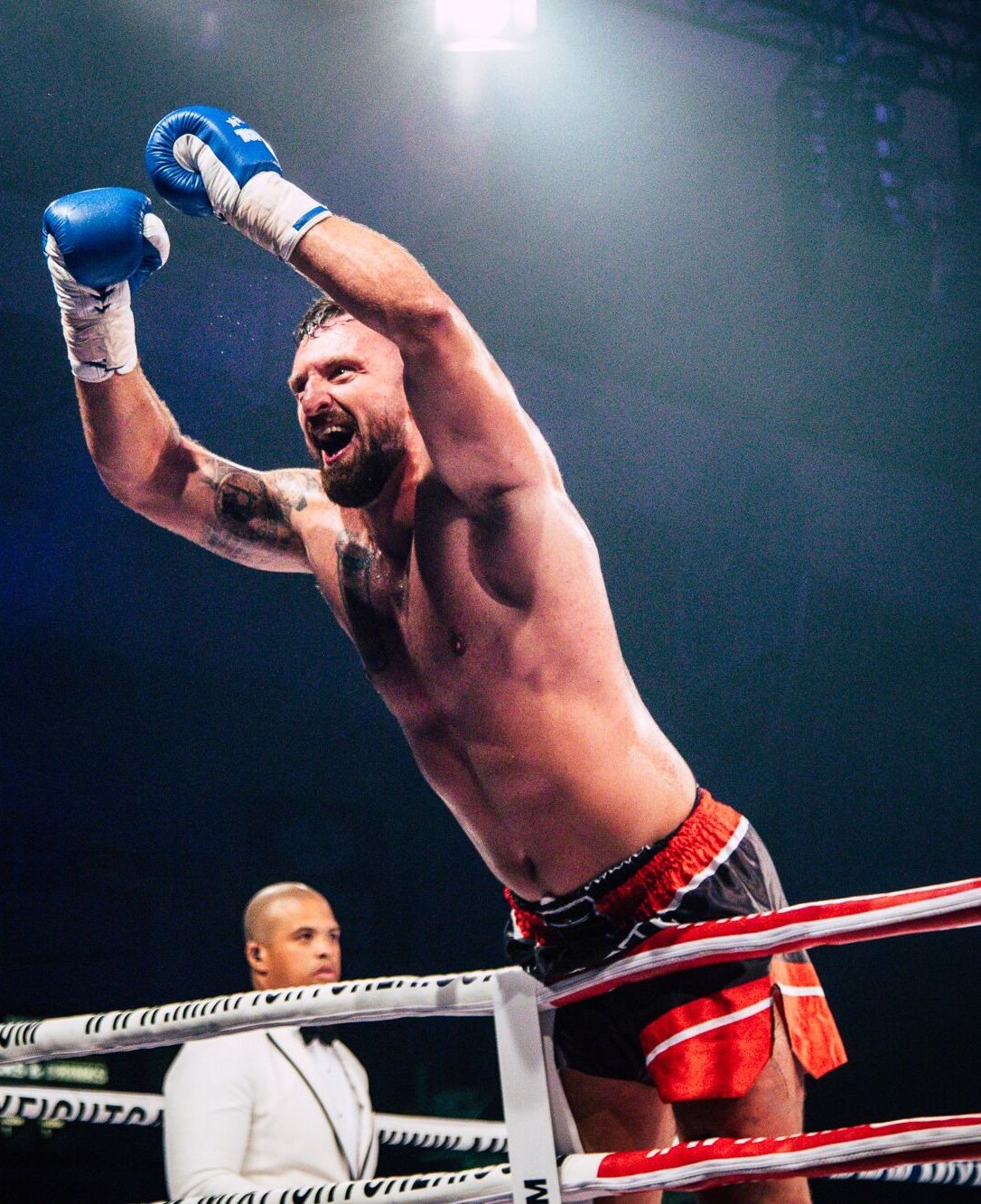 Sergiu Pintye – zweifacher Europameister im Schwergewicht K1, nach dem Sieg im Ring